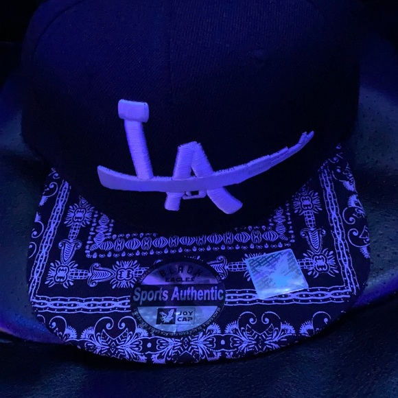 LA cap - Picture 1 of 5